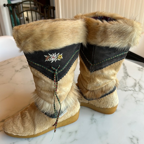 Vintage Tecnica Fur Boots | Made in Italy | Après-Ski Chic US 8 EU39 - Picture 1 of 10